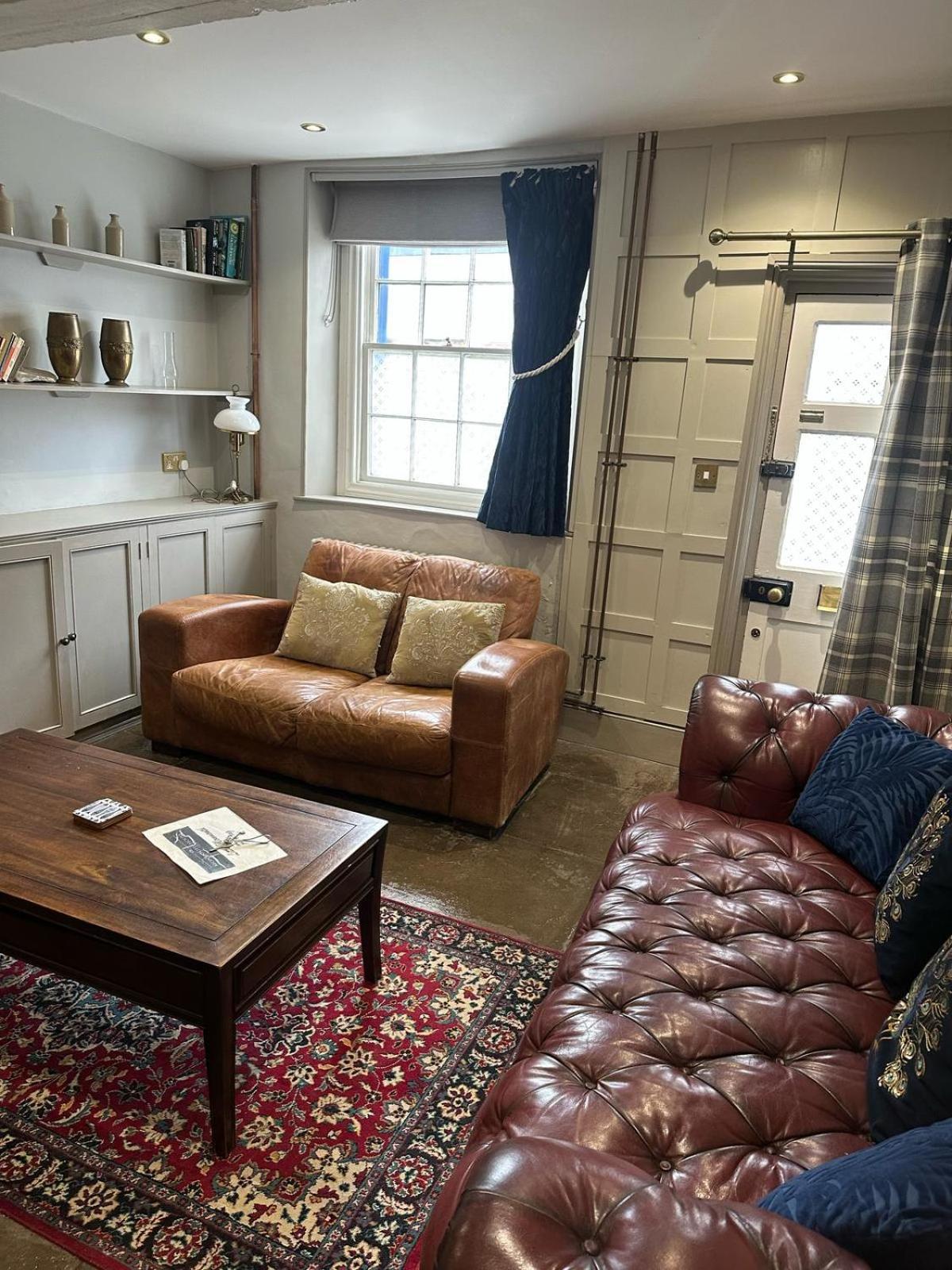 Little Monmouth 4 Bedroom Cottage, Old Town Lyme Regis, Dog Friendly And Parking Luaran gambar