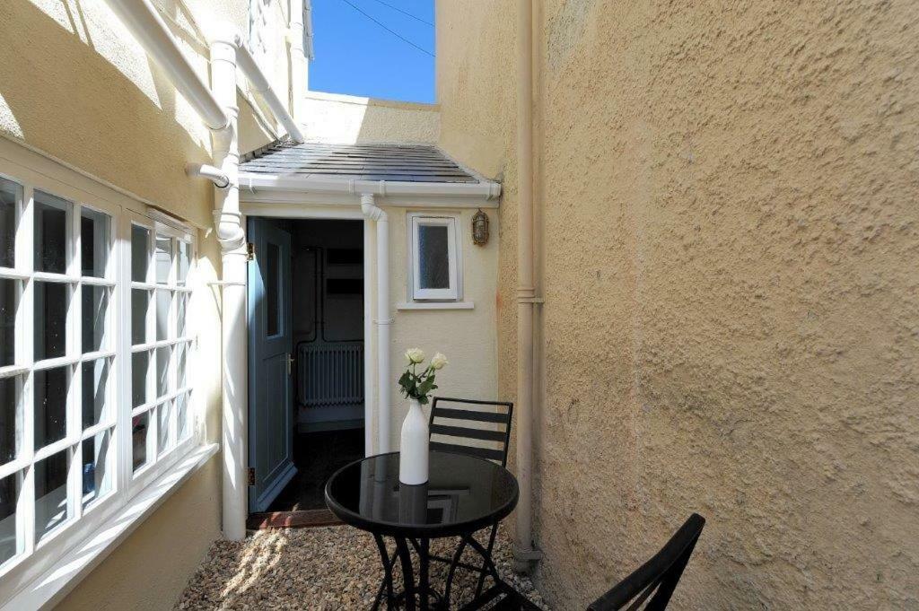 Little Monmouth 4 Bedroom Cottage, Old Town Lyme Regis, Dog Friendly And Parking Luaran gambar